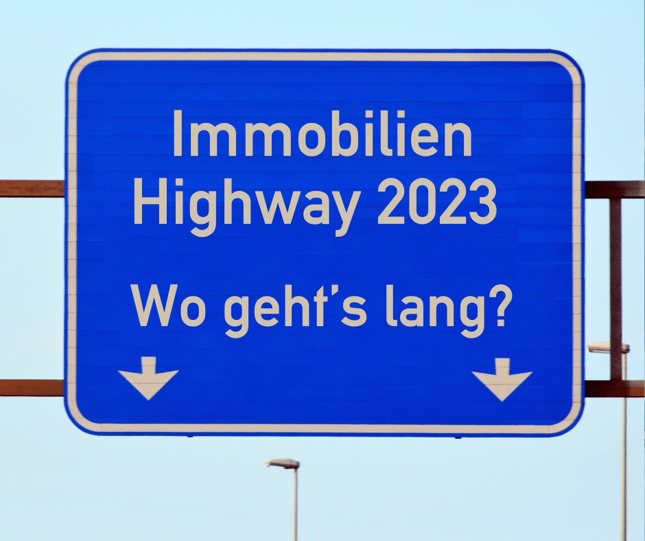 Ein blau-weißes Schild mit der Aufschrift „Immobilen Highway 2023“.